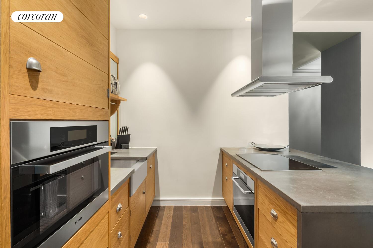 #8 photo, 425 W 50TH Street, マンハッタン Hells Kitchen , NY 10019