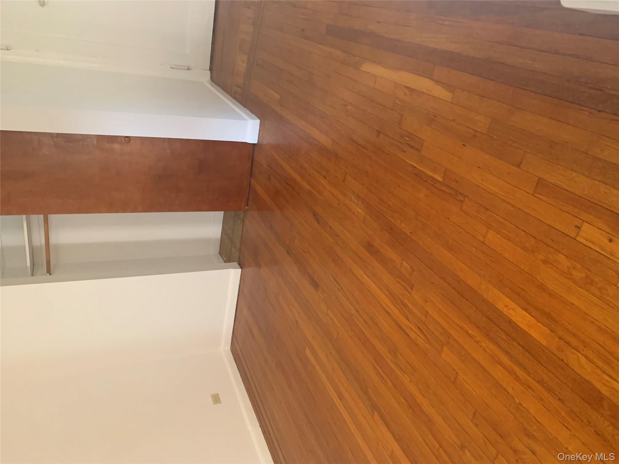 #4 photo, 3975 56th Street, クイーンズ区 Woodside , NY 11377