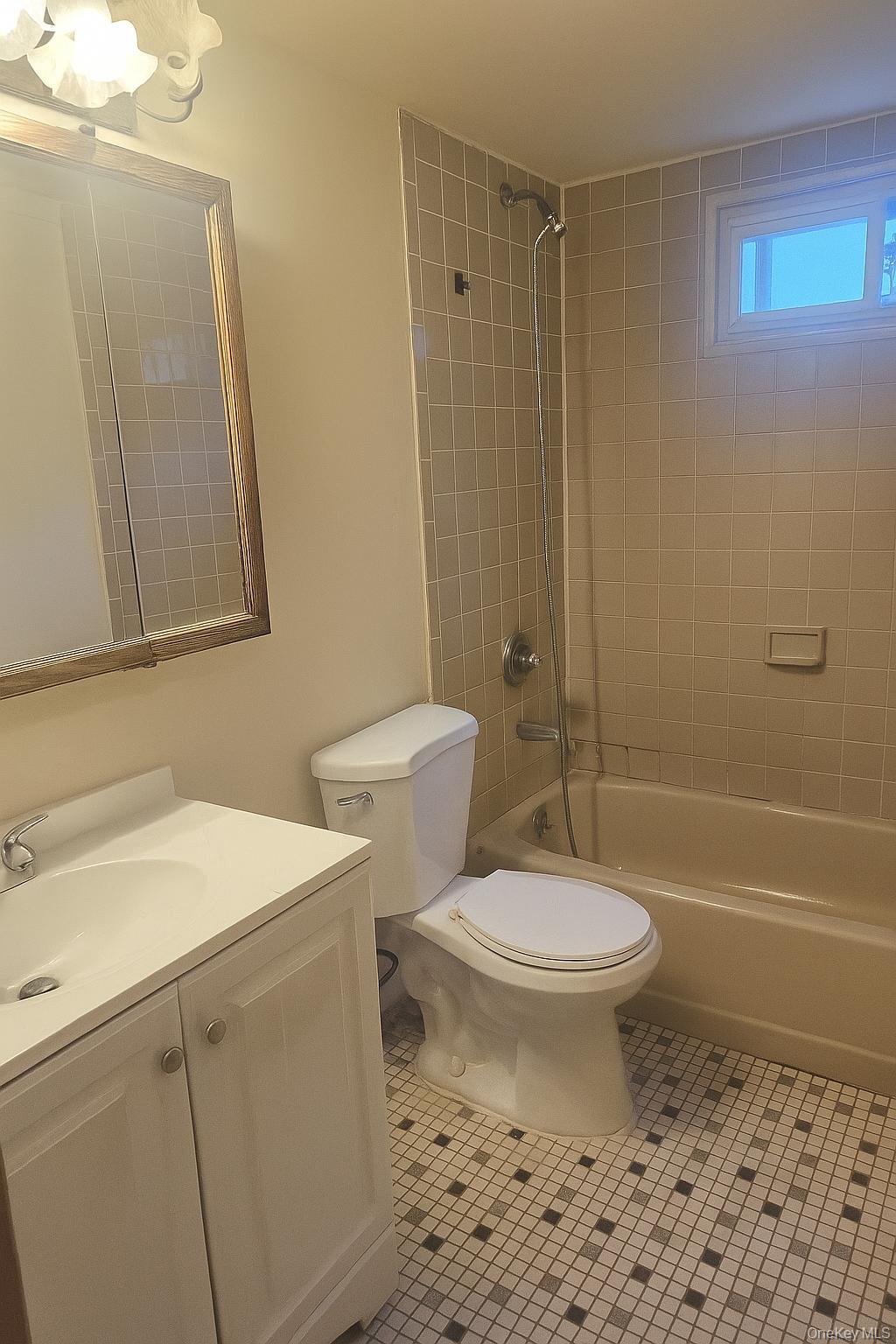 #6 photo, 260 Oceanside Street, מחוז סאפוק Islip Terrace , NY 11752