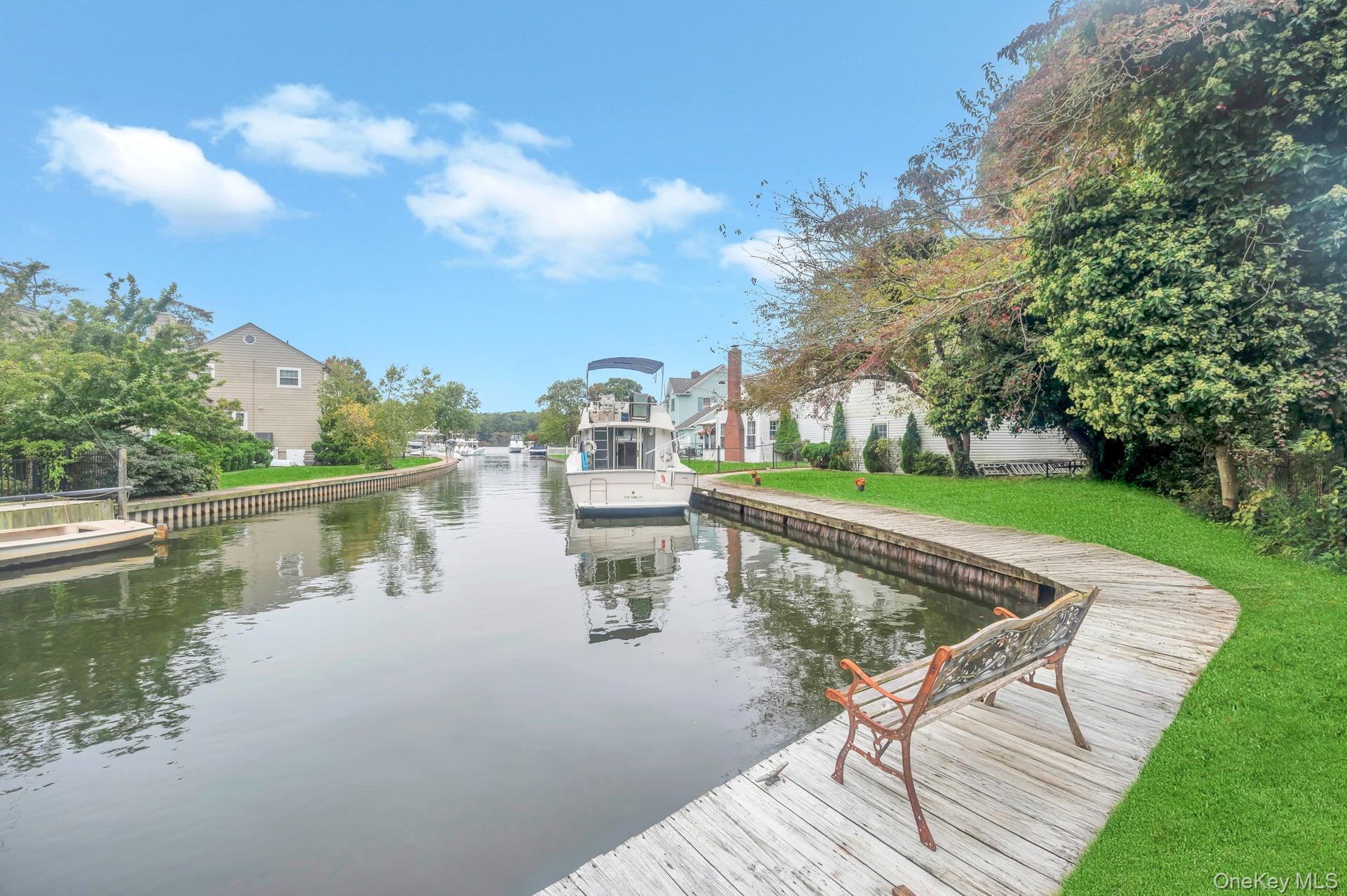 #11 photo, 190 Connetquot Drive, Oakdale , NY 11769