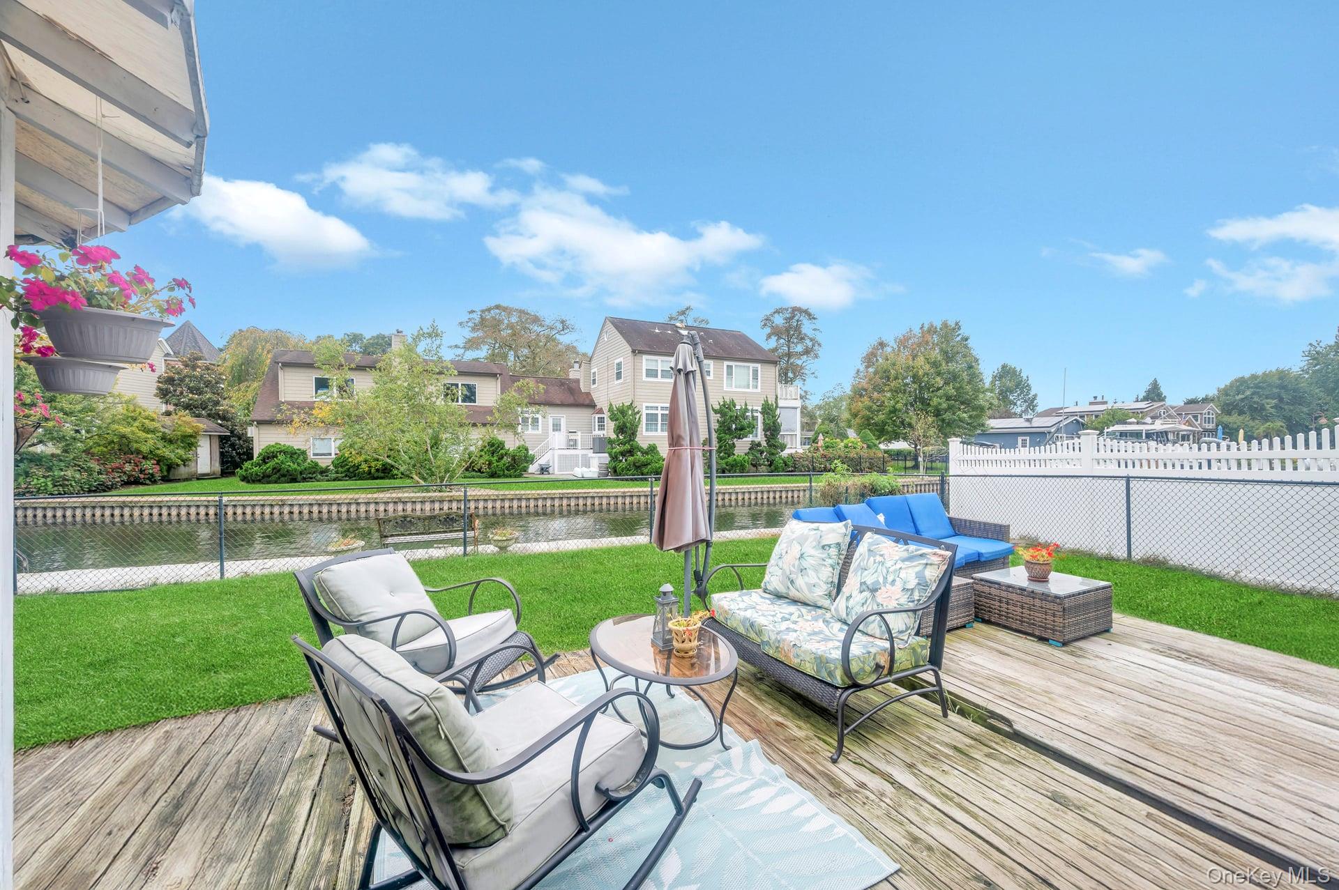 #16 photo, 190 Connetquot Drive, Oakdale , NY 11769