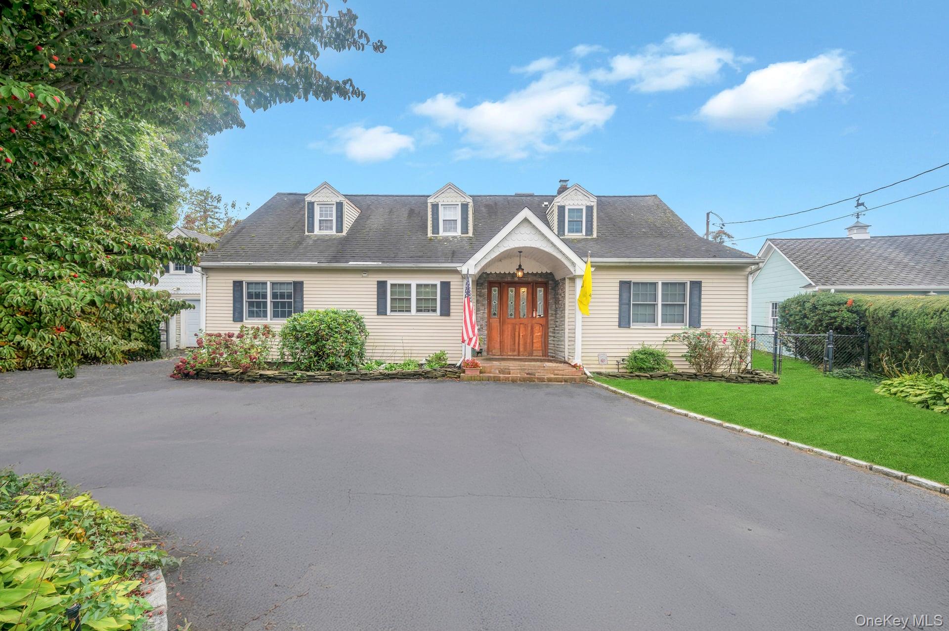 #8 photo, 190 Connetquot Drive, Oakdale , NY 11769