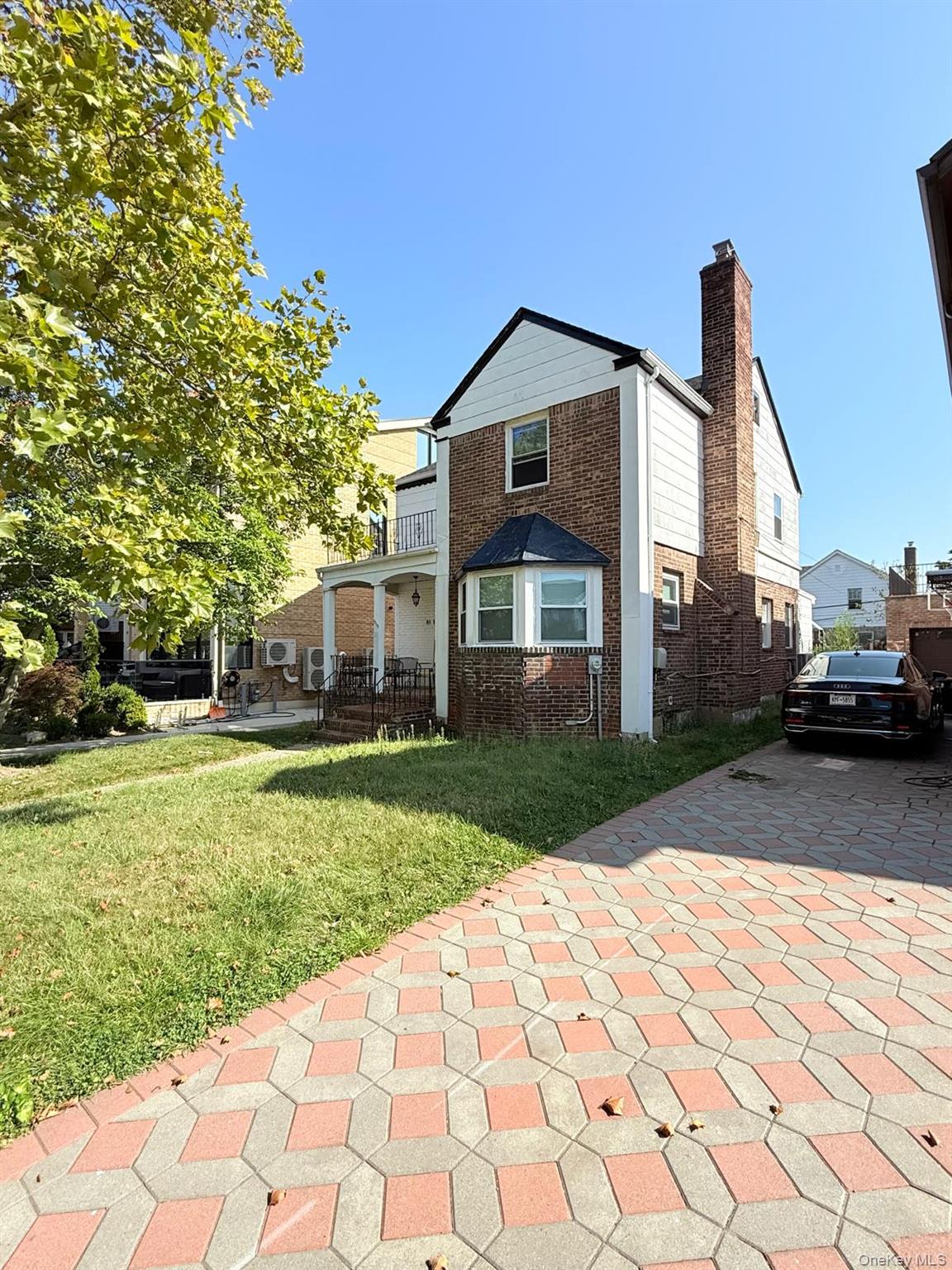 #1 photo, 81-15 189th Street, كوينز Jamaica Estates , NY 11432