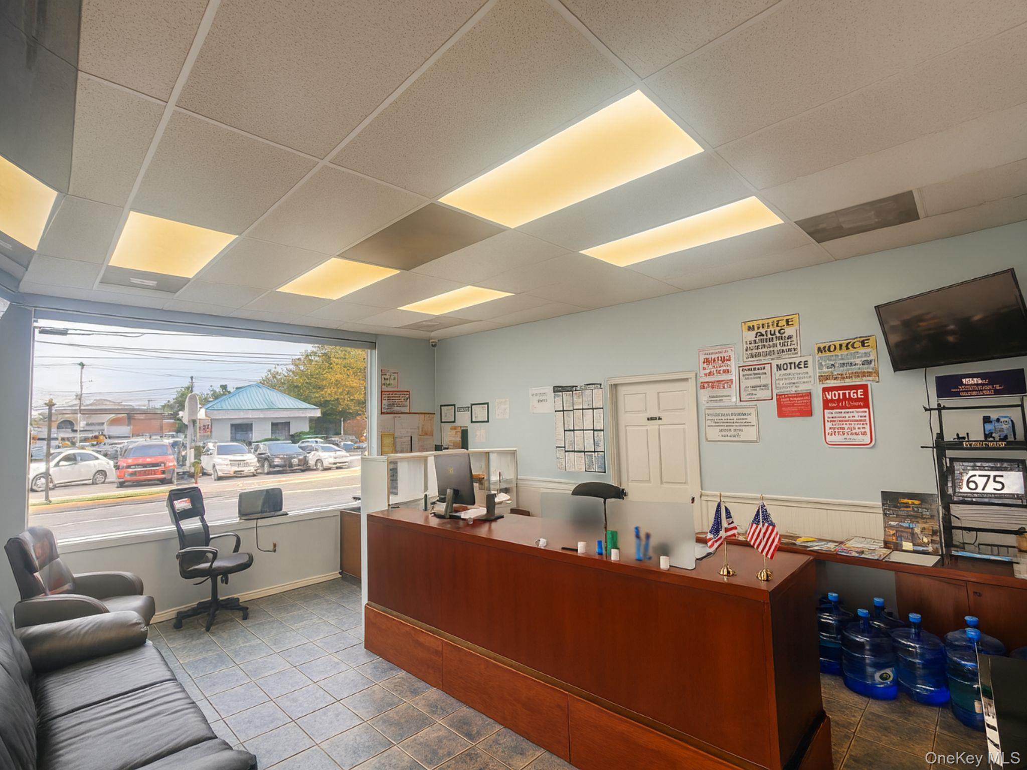 #3 photo, 675 Merrick Road, ナッソー郡 Lynbrook , NY 11563