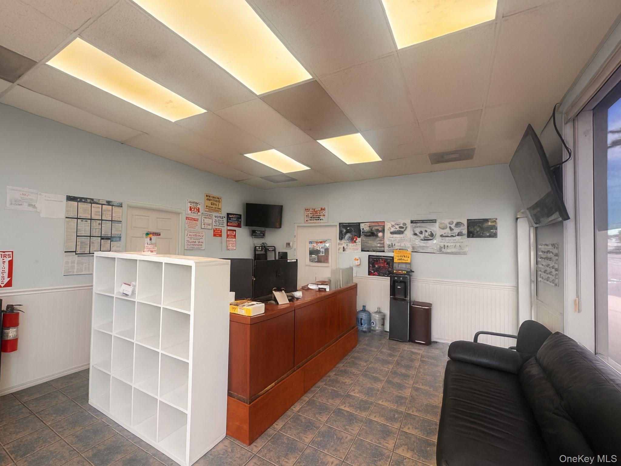 #4 photo, 675 Merrick Road, ナッソー郡 Lynbrook , NY 11563