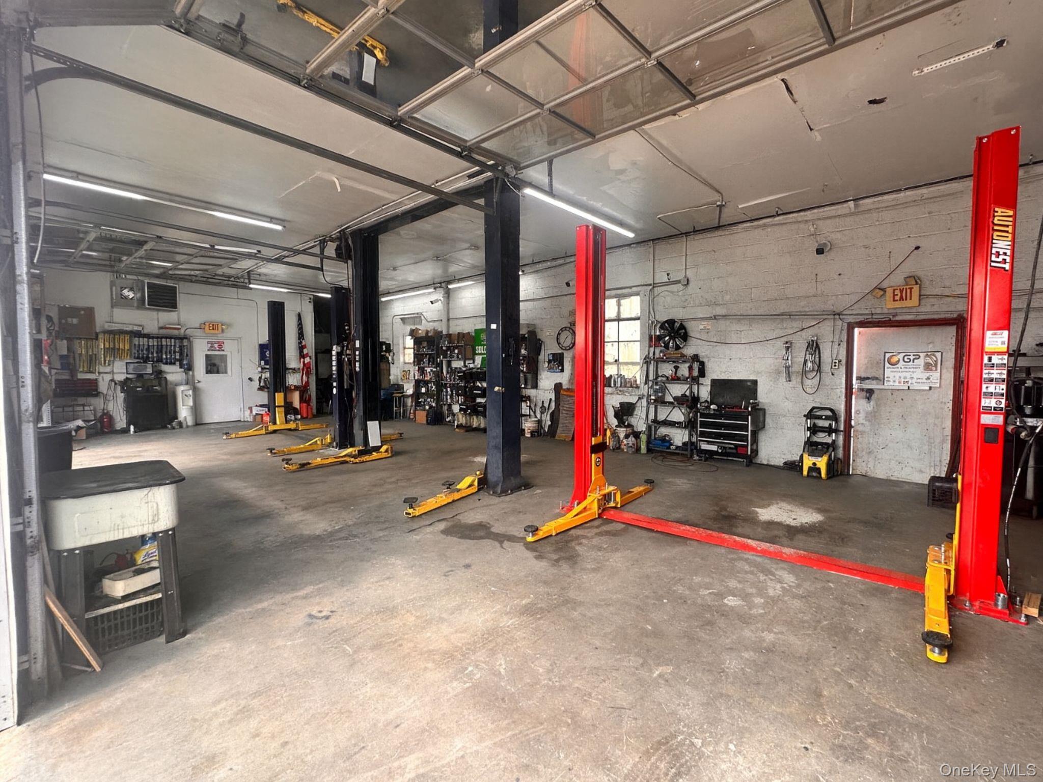 #8 photo, 675 Merrick Road, ナッソー郡 Lynbrook , NY 11563