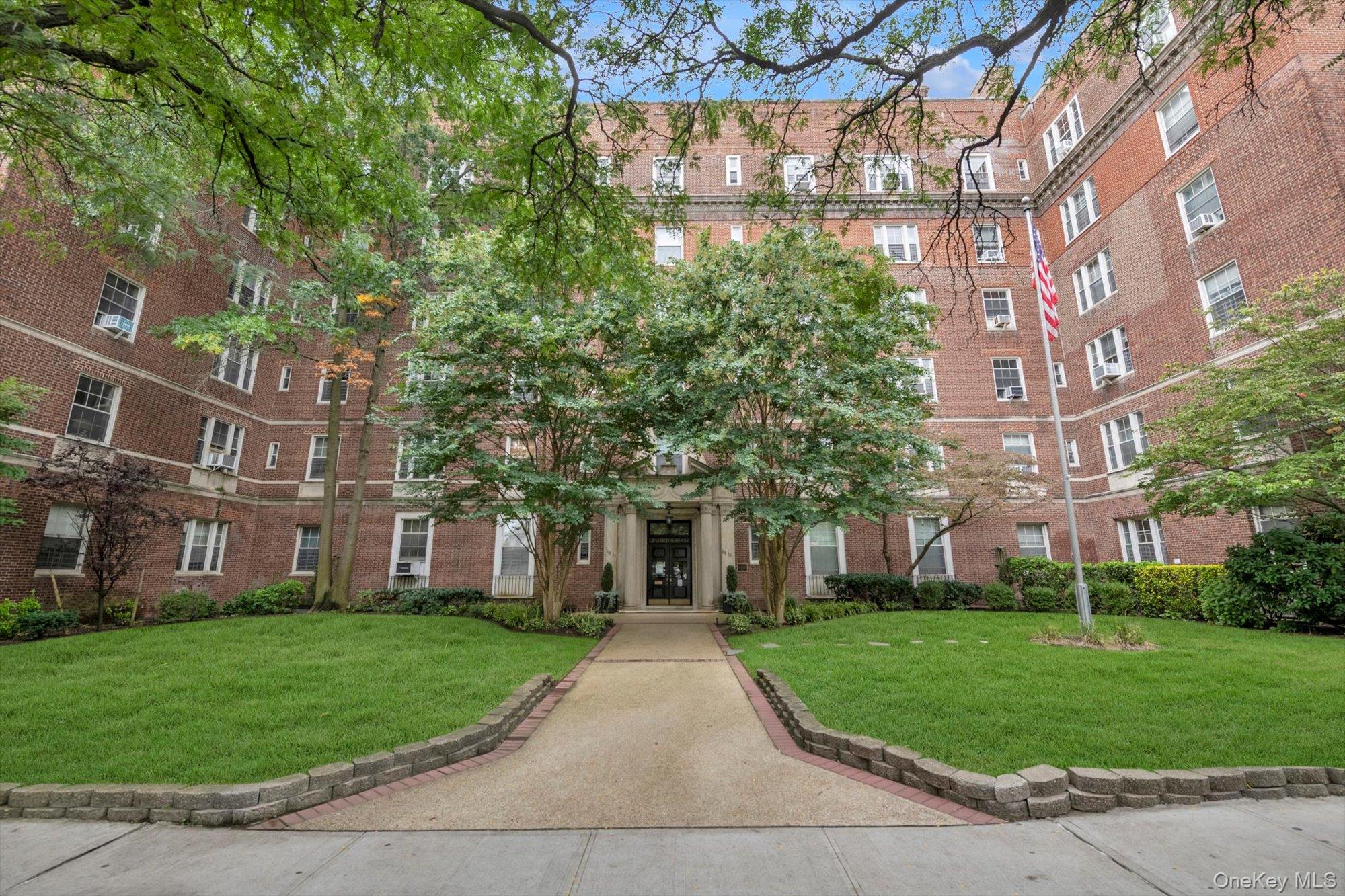 #1 photo, 68-10 108 Street, クイーンズ区 Forest Hills , NY 11375