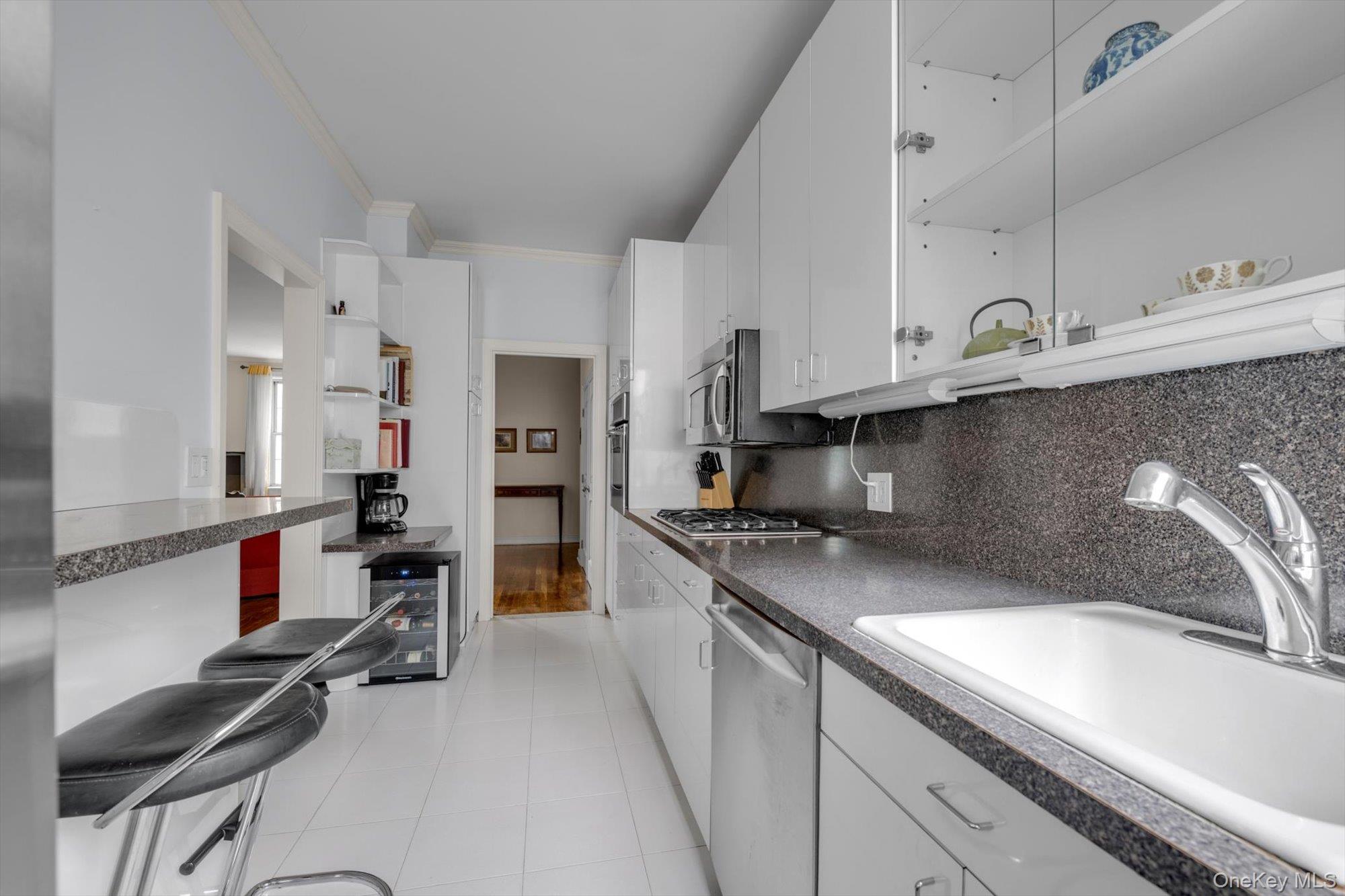 #11 photo, 68-10 108 Street, クイーンズ区 Forest Hills , NY 11375