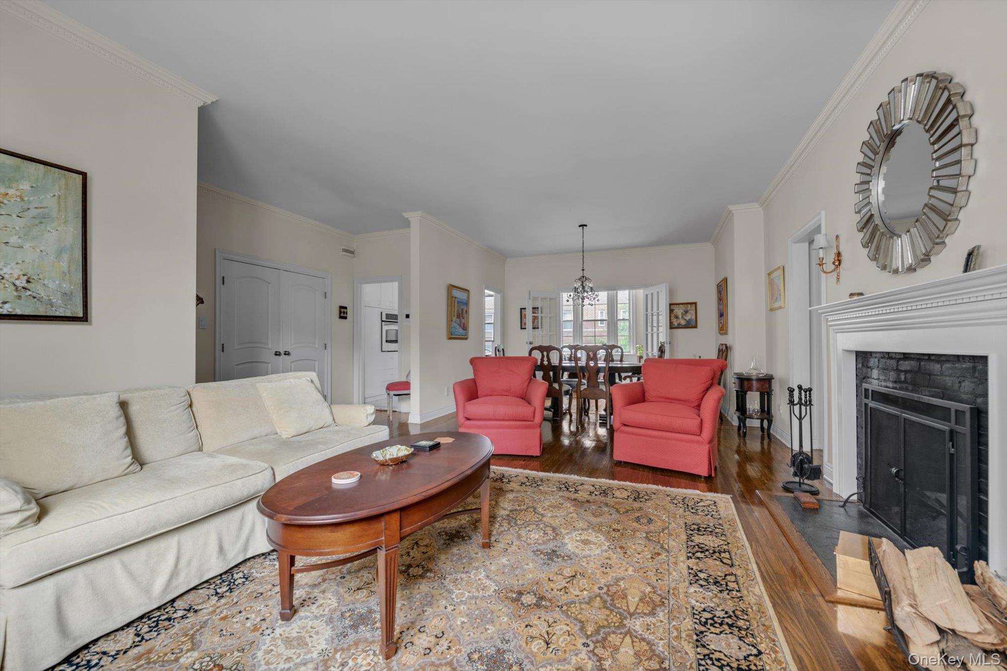 #5 photo, 68-10 108 Street, クイーンズ区 Forest Hills , NY 11375