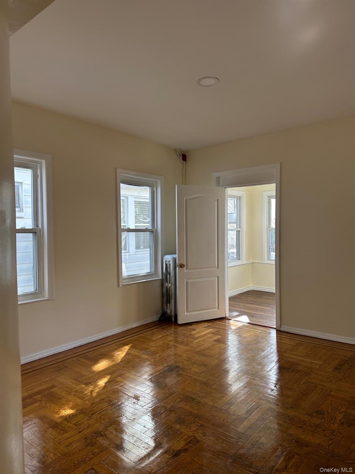 #5 photo, 107-25-117 St 117 Street, Richmond Hill S. , NY 11419