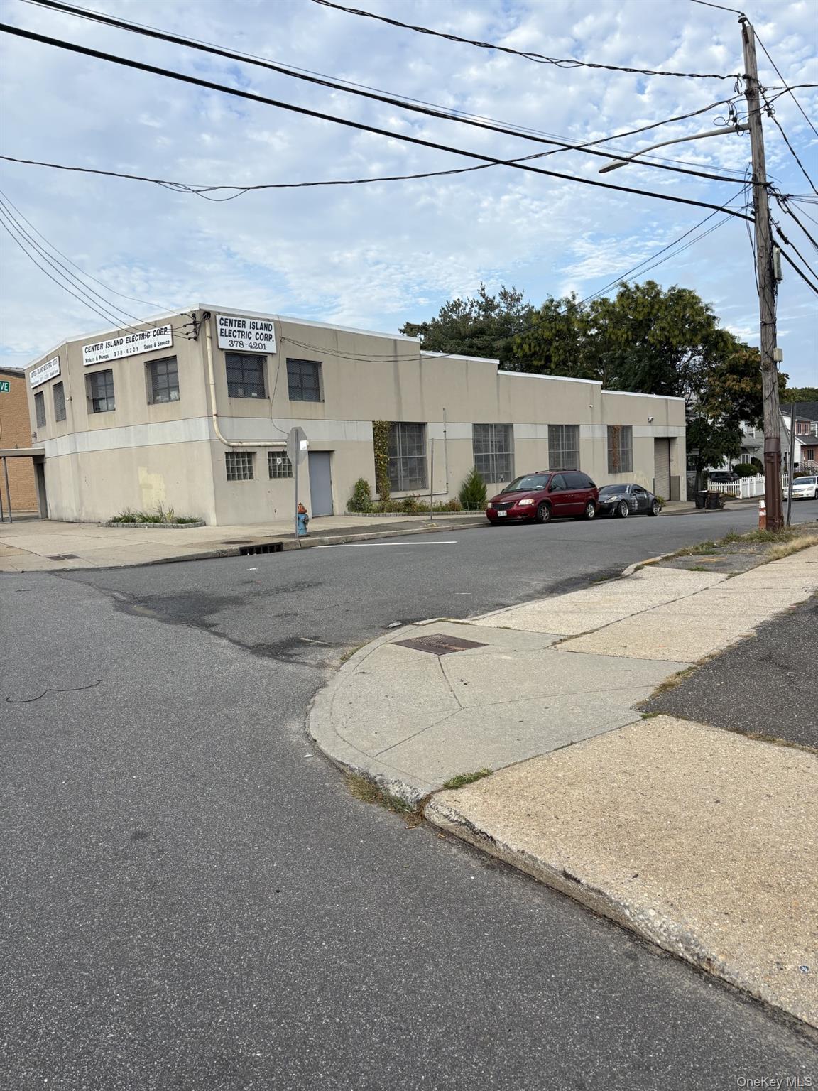 #1 photo, 96 Nassau Road, ナッソー郡 Roosevelt , NY 11575