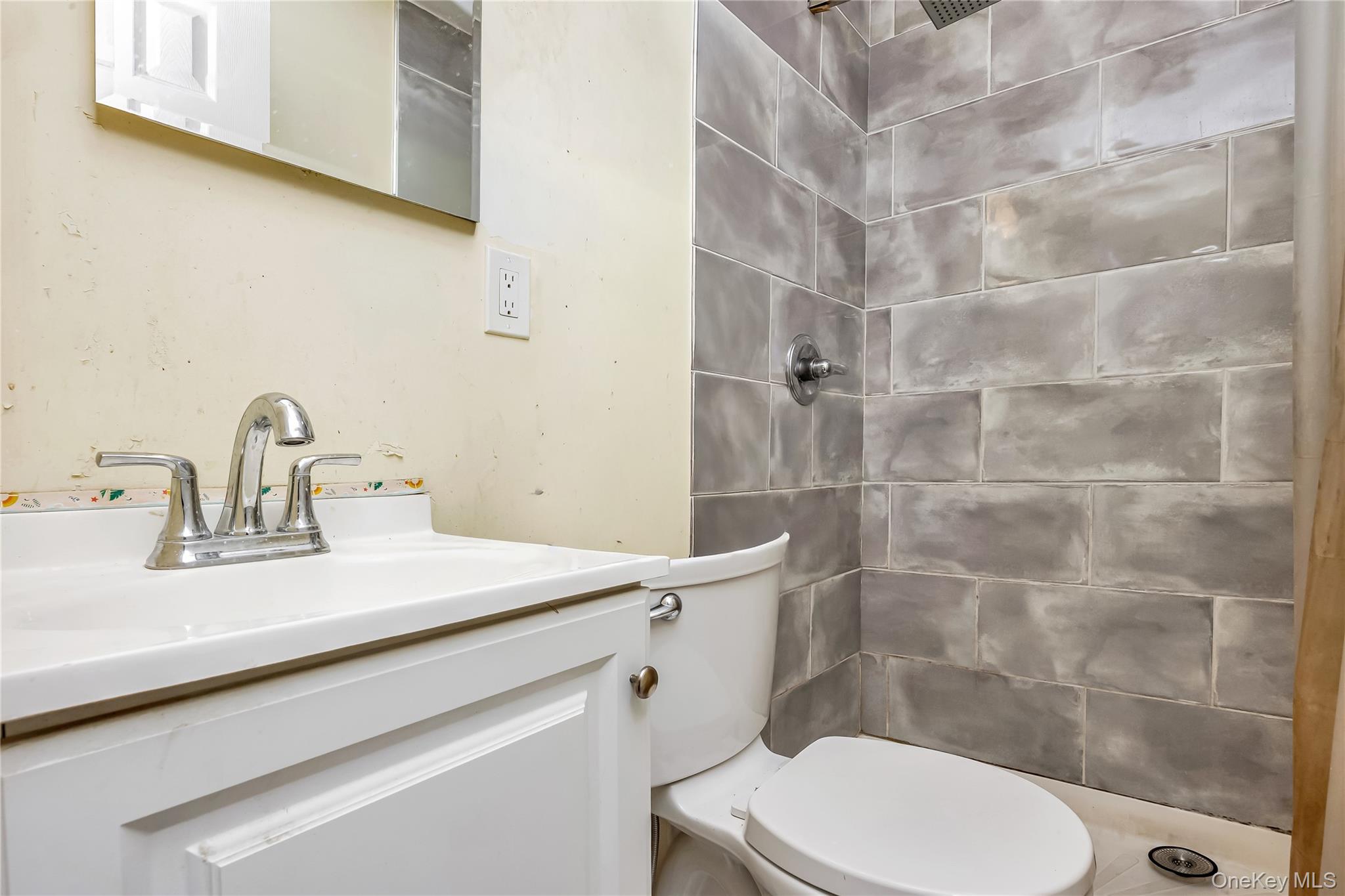 #10 photo, 49-12 69th Street, クイーンズ区 Woodside , NY 11377