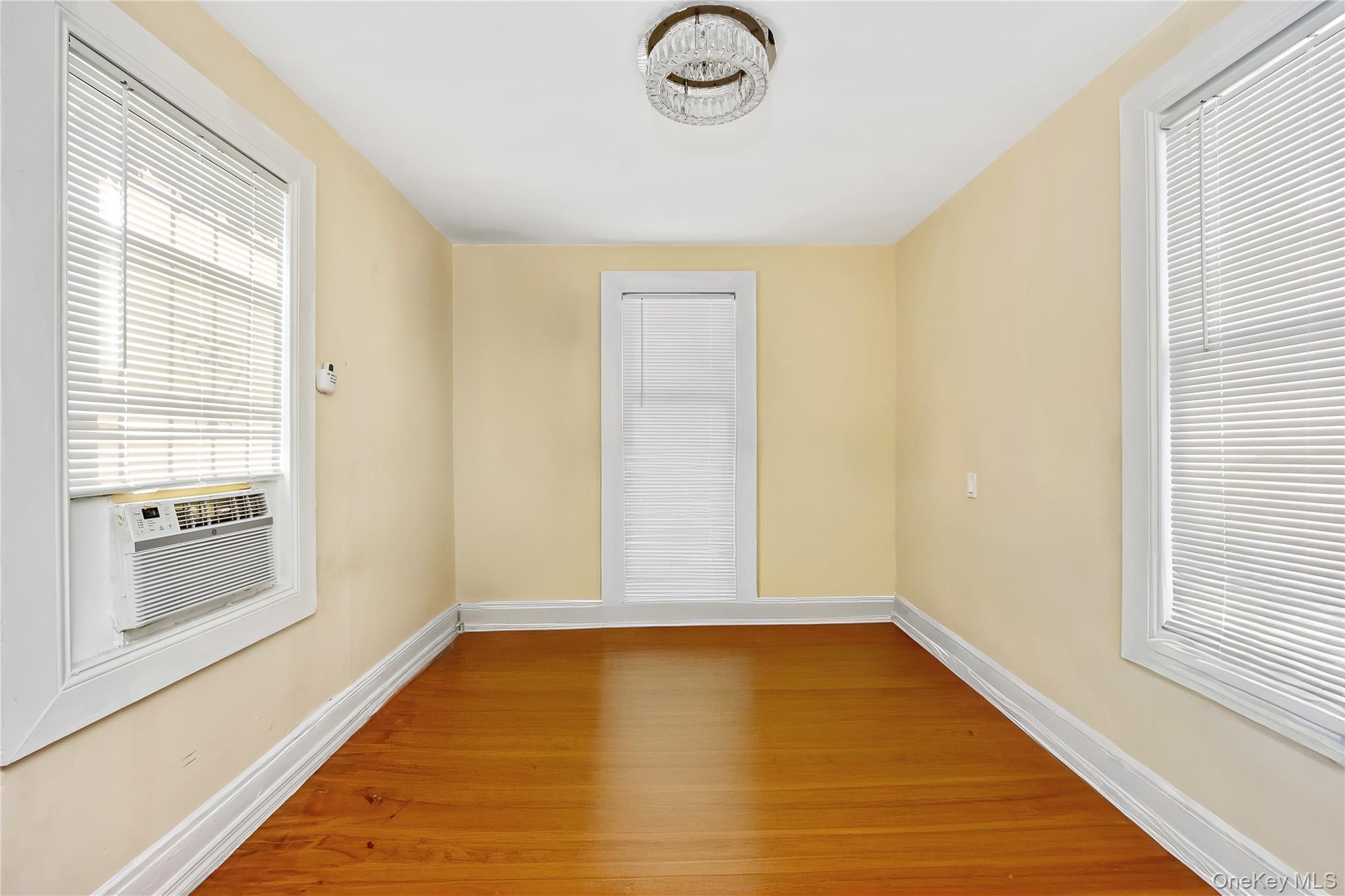 #17 photo, 49-12 69th Street, クイーンズ区 Woodside , NY 11377