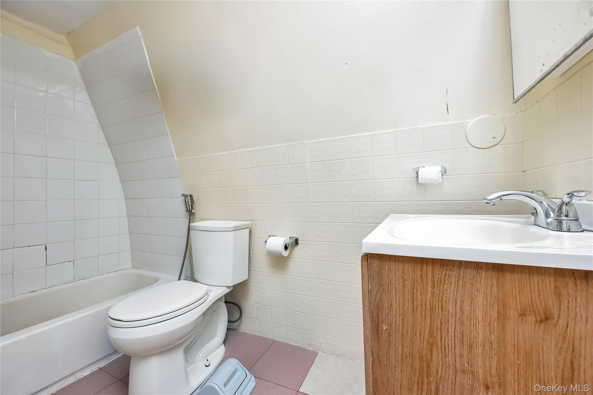 #19 photo, 49-12 69th Street, クイーンズ区 Woodside , NY 11377