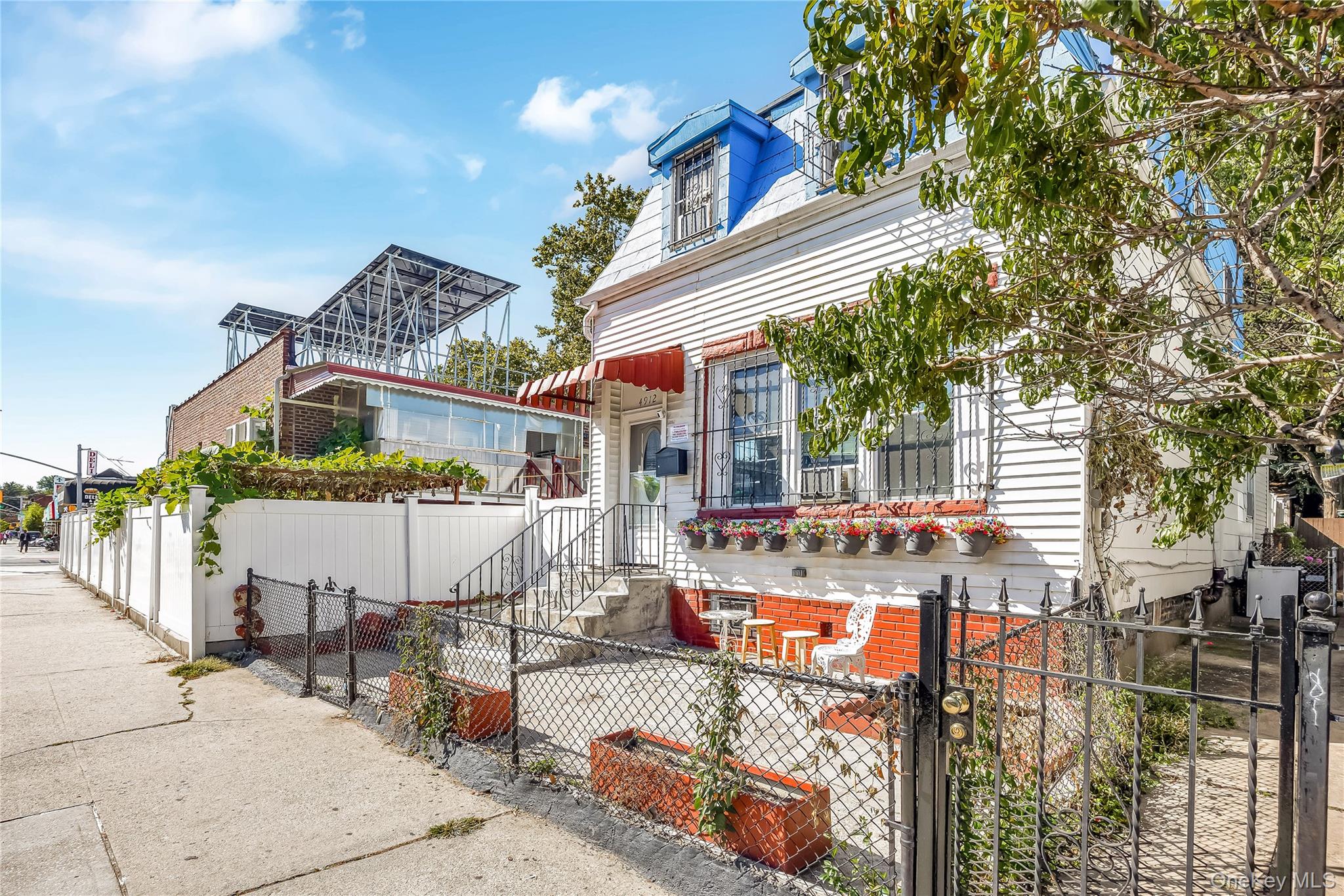 #4 photo, 49-12 69th Street, クイーンズ区 Woodside , NY 11377