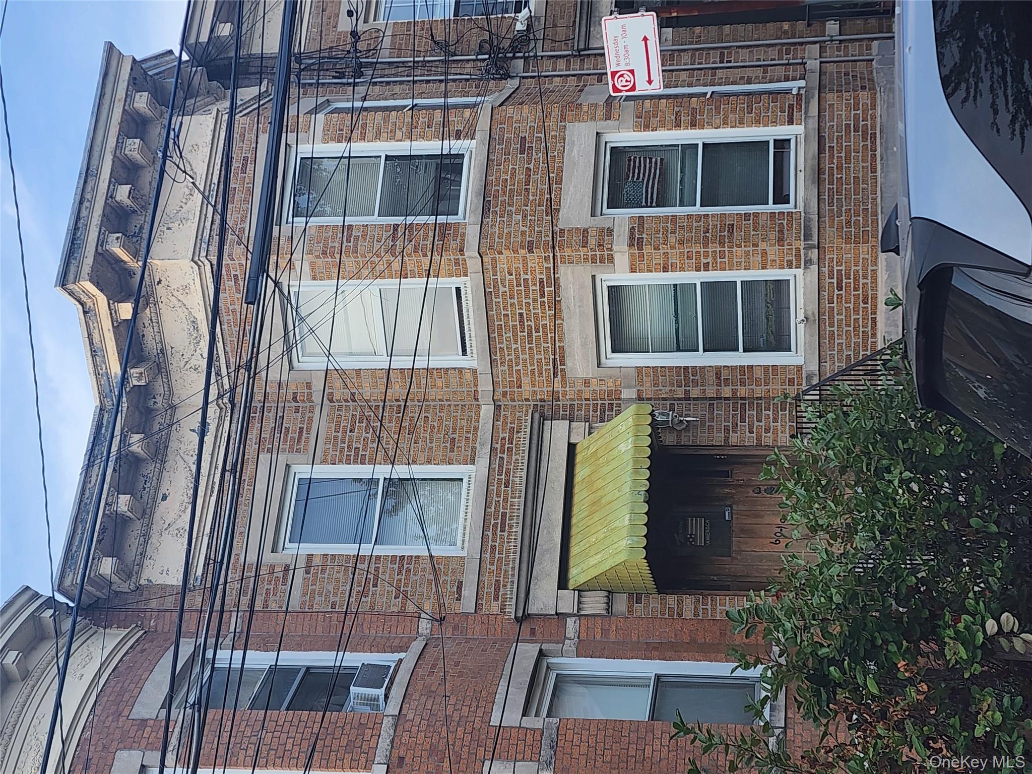 #1 photo, 60-19 Menahan Street, कुईंस Ridgewood , NY 11385