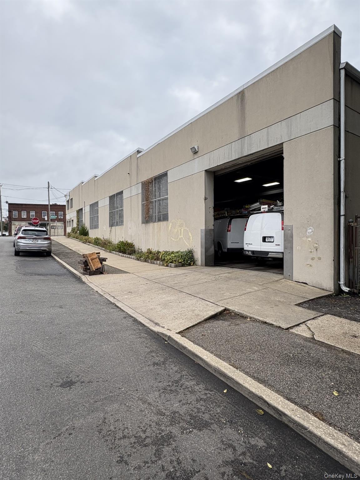 #2 photo, 96 Nassau, ナッソー郡 Roosevelt , NY 11575