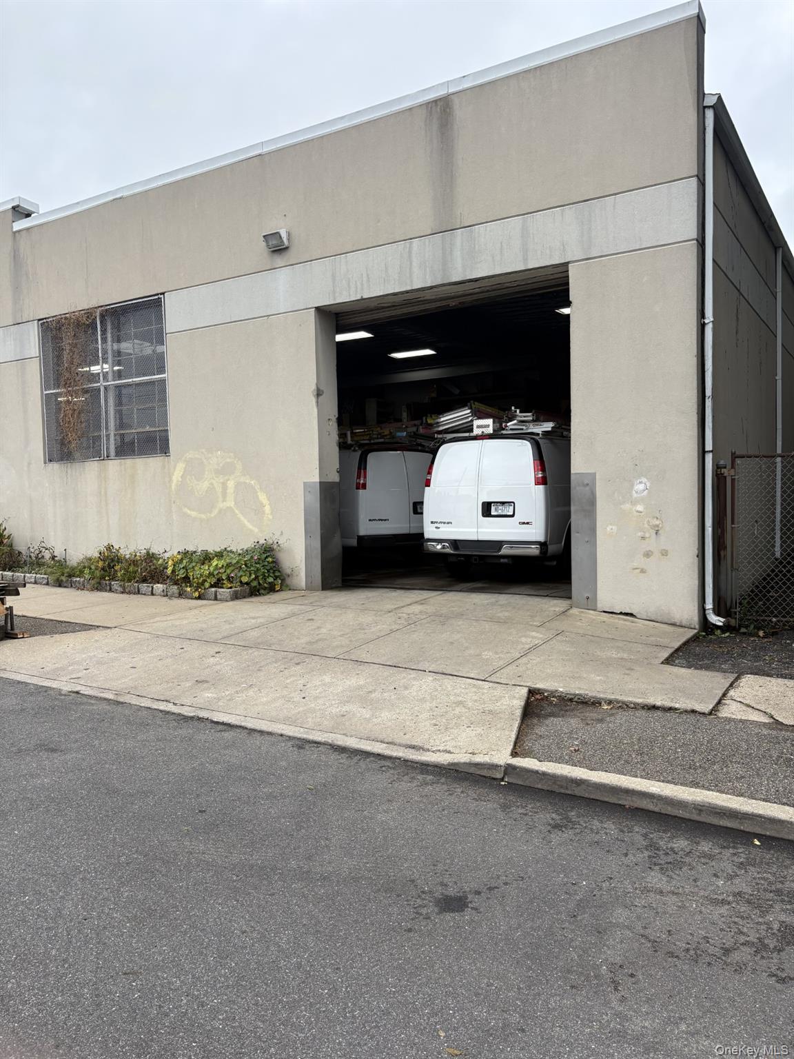 #3 photo, 96 Nassau, ナッソー郡 Roosevelt , NY 11575