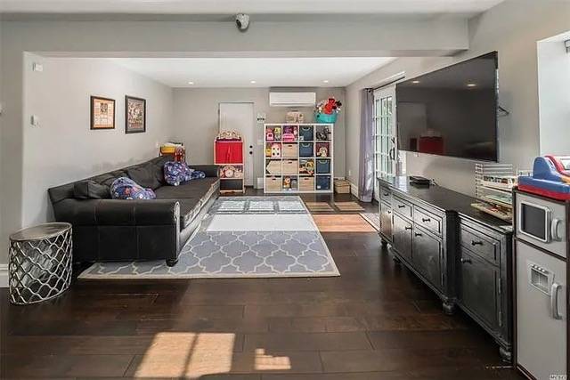 #18 photo, 211-22 34th Rd, Bayside , NY 11361