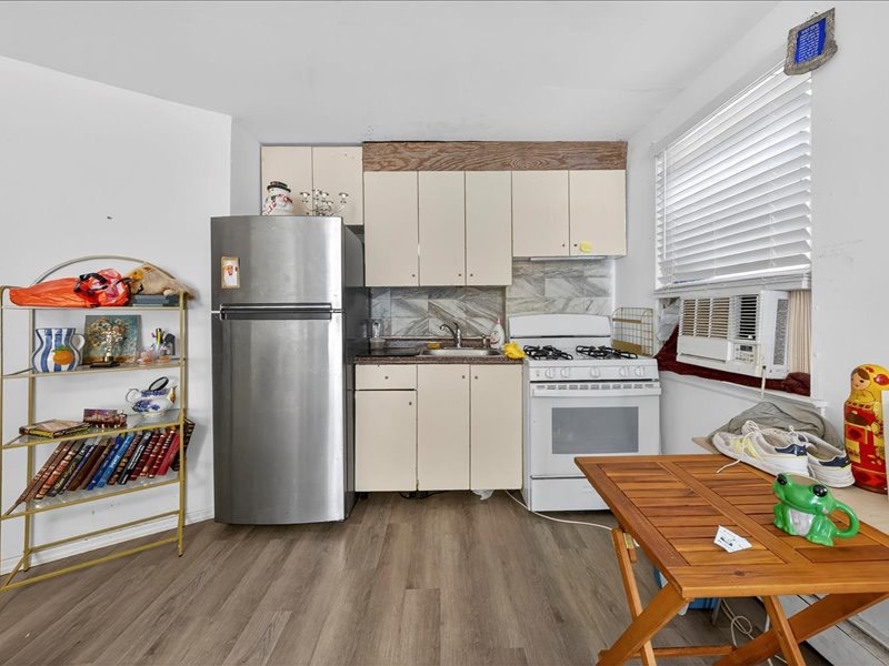 #20 photo, 1259 East 68th St, ブルックリン区 Bergen Beach , NY 11234