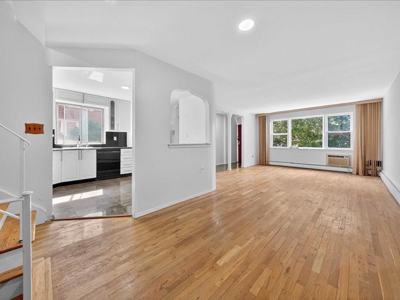 #23 photo, 1259 East 68th St, ブルックリン区 Bergen Beach , NY 11234