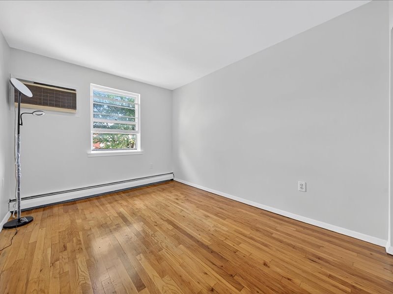 #37 photo, 1259 East 68th St, ブルックリン区 Bergen Beach , NY 11234