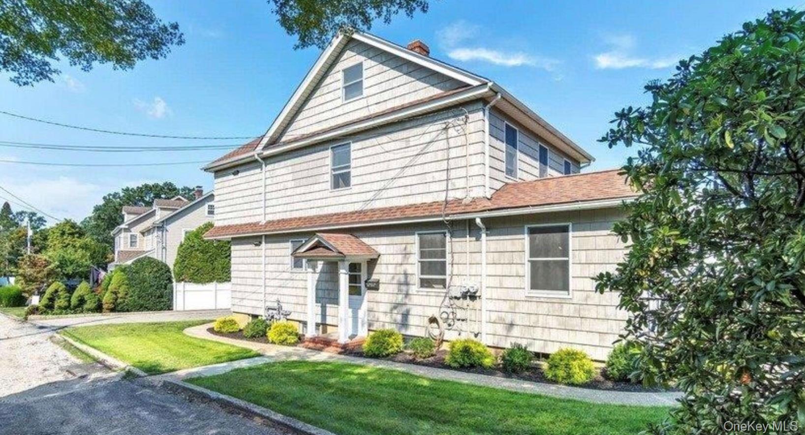 #1 photo, 40 Perry Ave, Bayville , NY 11709