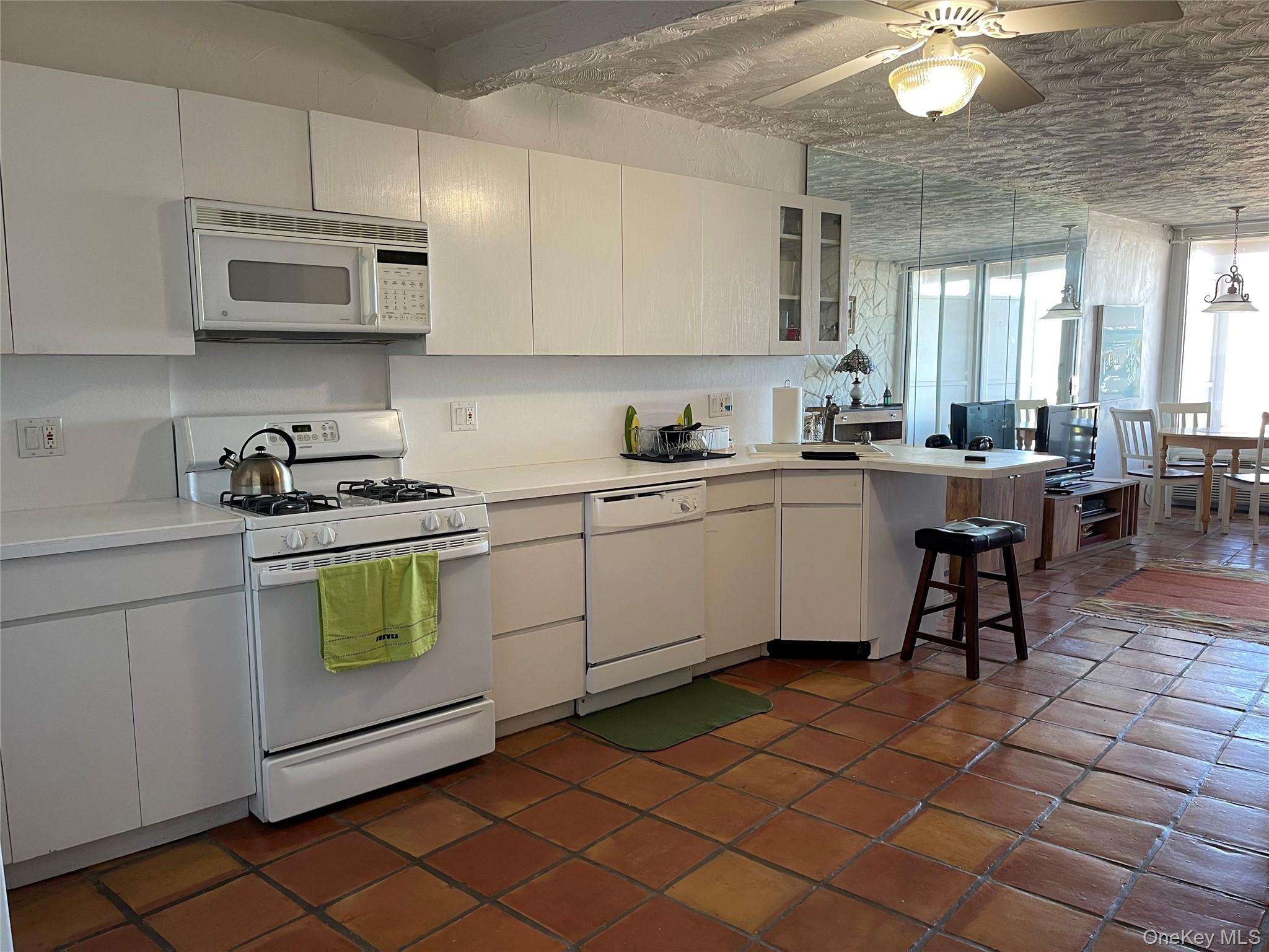 #5 photo, 830 Shore Road, Long Beach , NY 11561