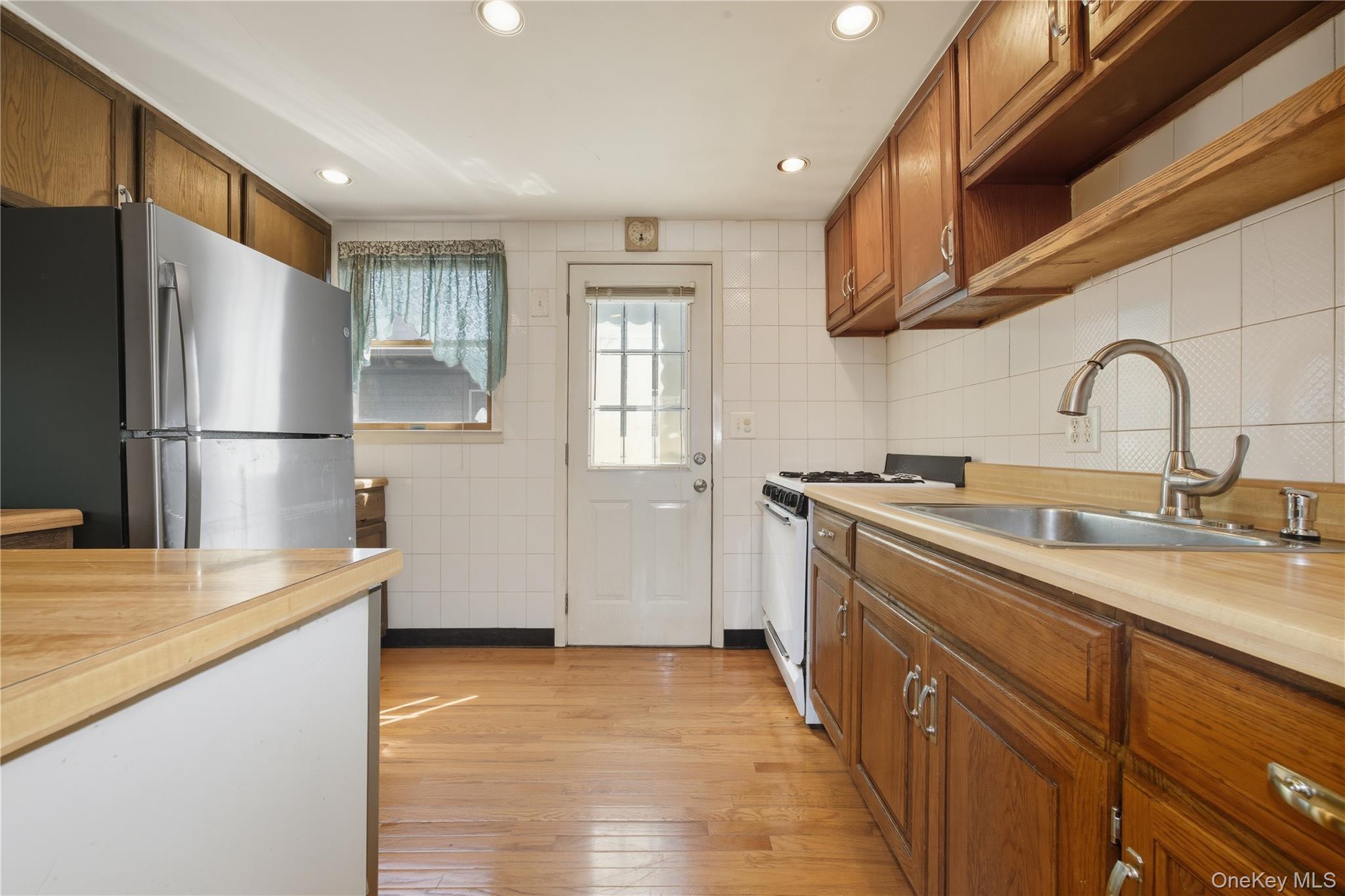 #10 photo, 96 Beach Drive, Merrick , NY 11566