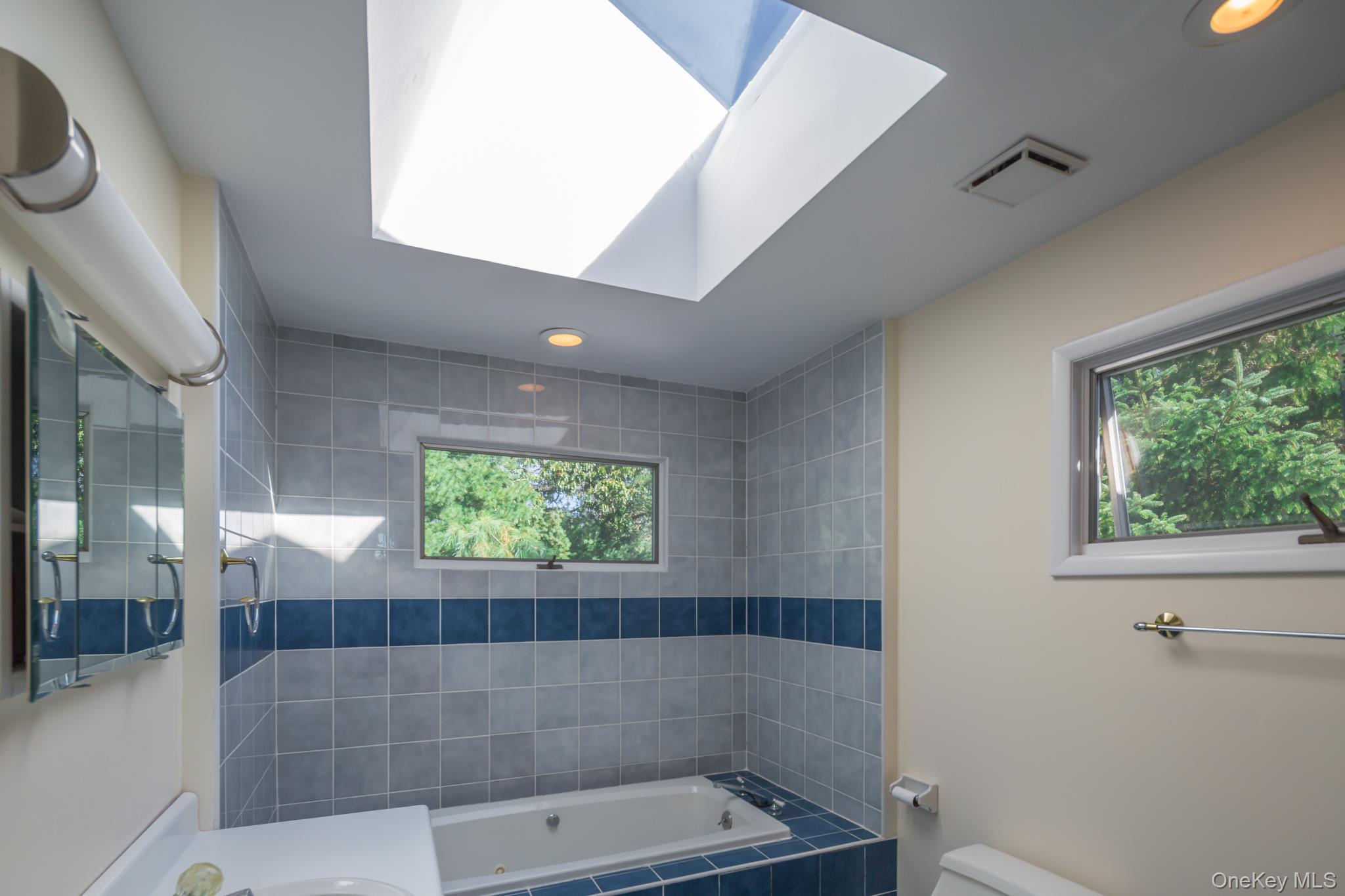 #14 photo, 41 Squaw Road, सफ़ोक काउंटी Springs , NY 11937