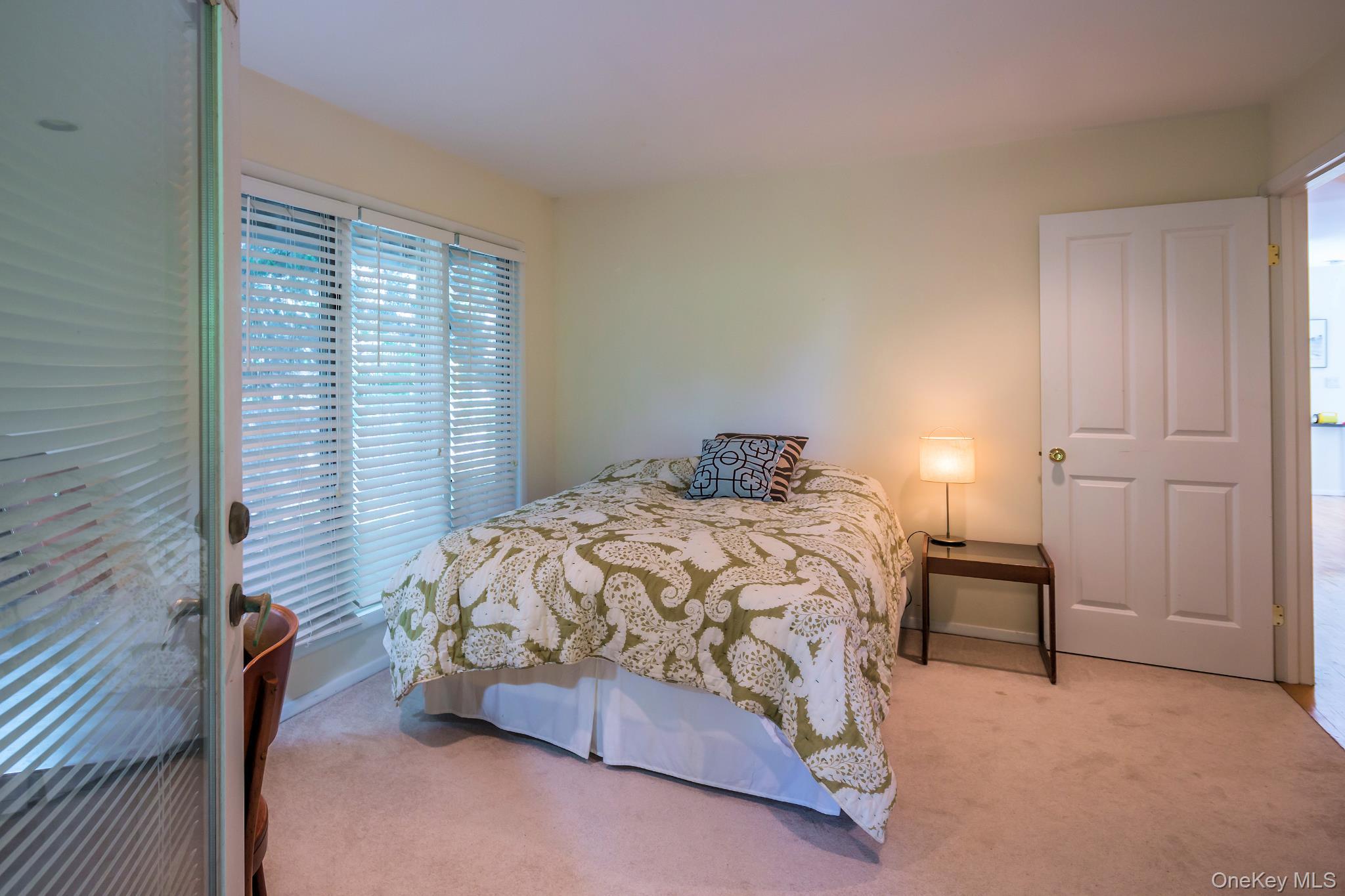 #17 photo, 41 Squaw Road, सफ़ोक काउंटी Springs , NY 11937