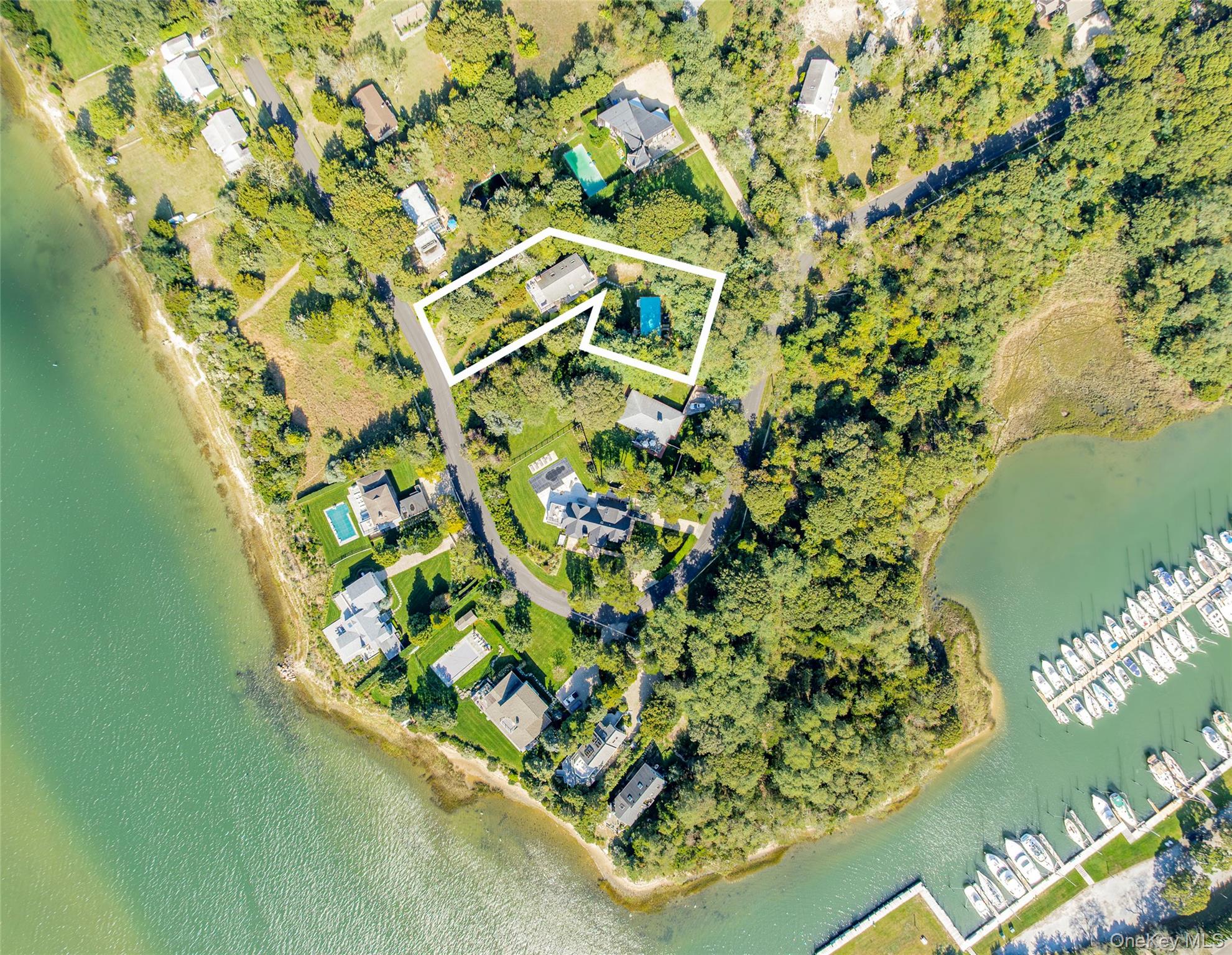 #6 photo, 41 Squaw Road, सफ़ोक काउंटी Springs , NY 11937