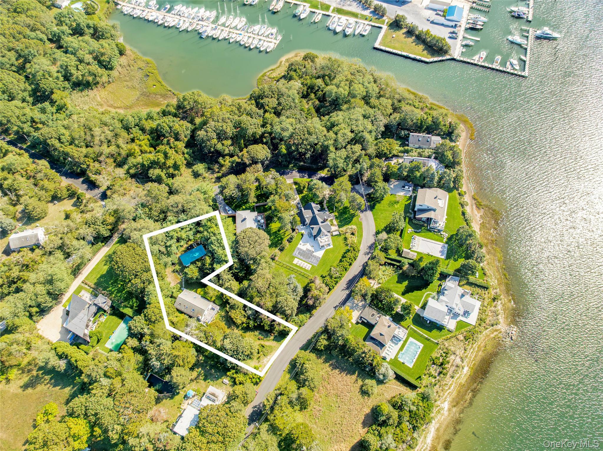 #7 photo, 41 Squaw Road, सफ़ोक काउंटी Springs , NY 11937