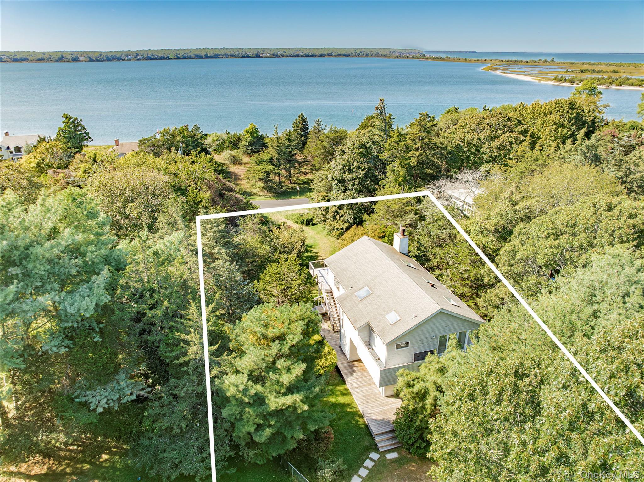 #8 photo, 41 Squaw Road, सफ़ोक काउंटी Springs , NY 11937