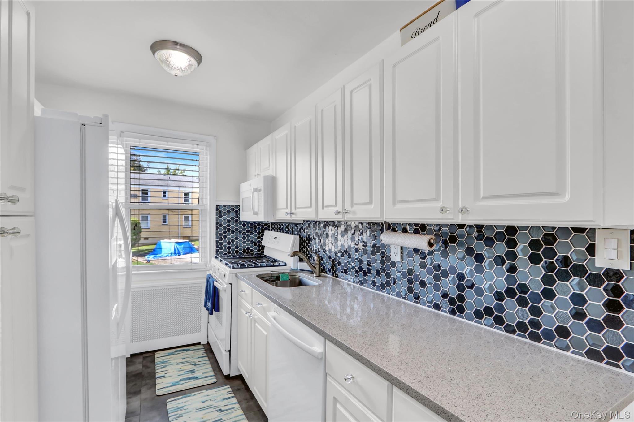 #11 photo, 69-14 Little Neck Parkway, クイーンズ区 Glen Oaks , NY 11004