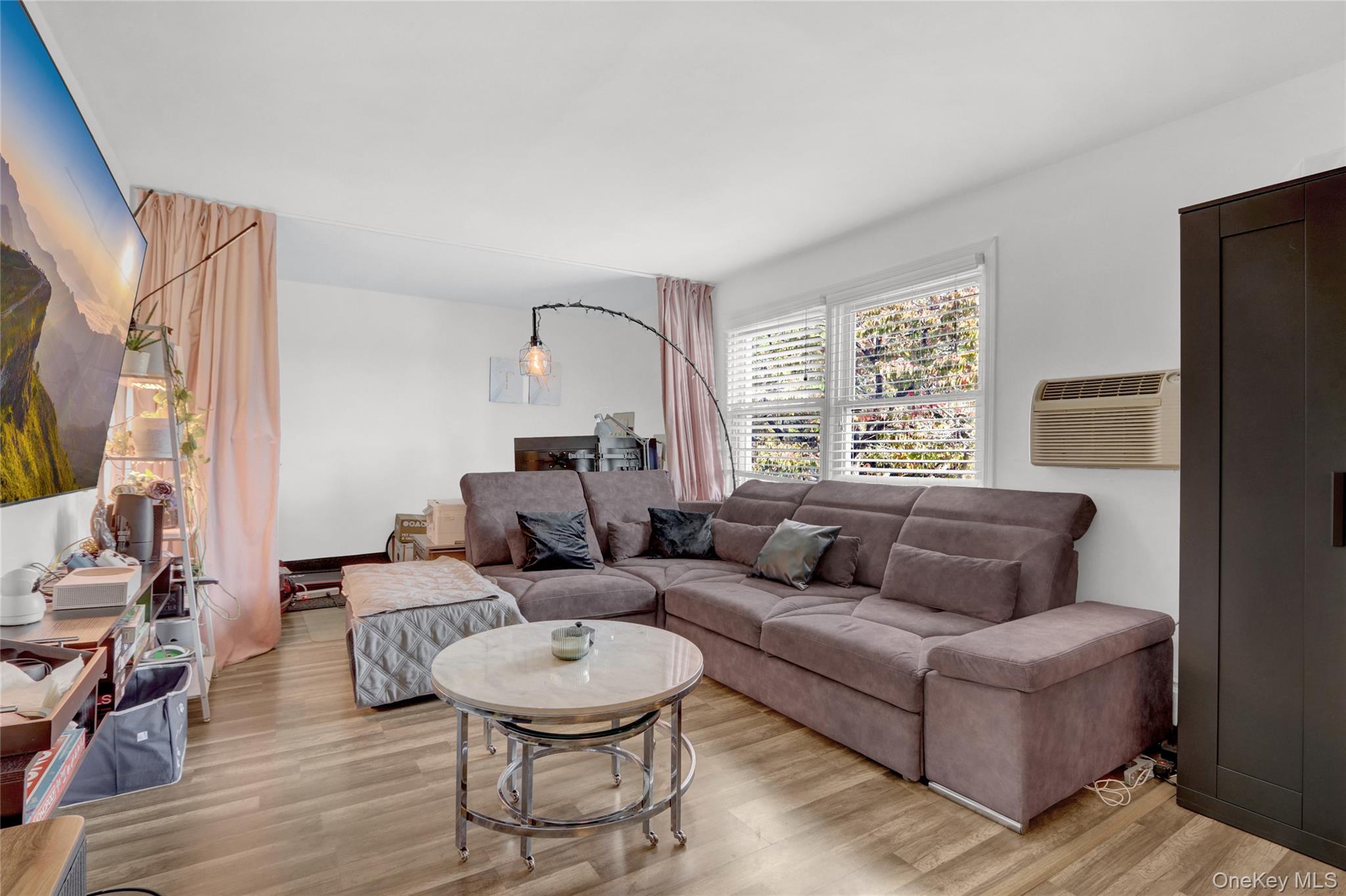 #3 photo, 69-14 Little Neck Parkway, クイーンズ区 Glen Oaks , NY 11004