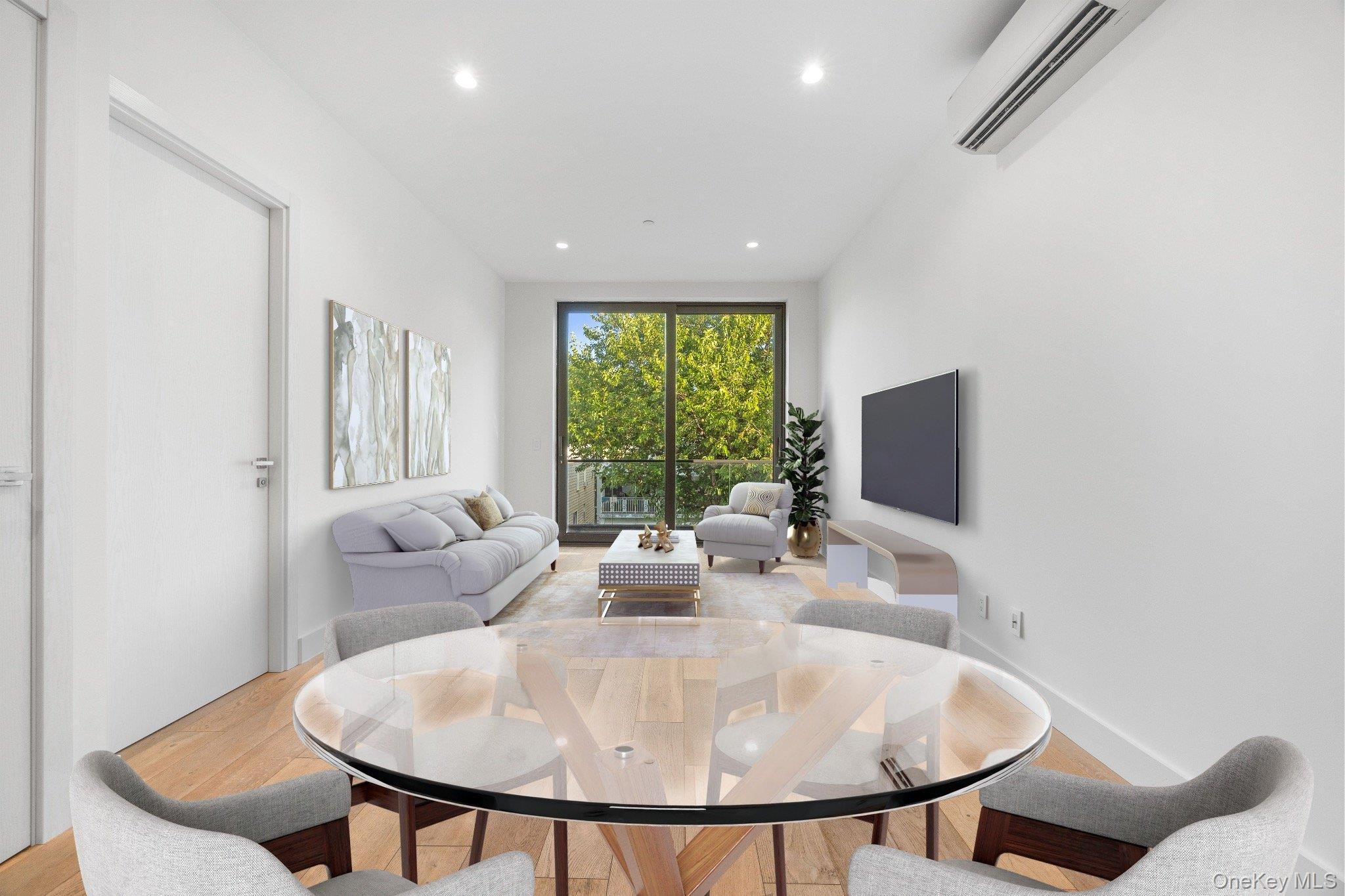 #8 photo, 2633 28th Street, クイーンズ区 Astoria , NY 11102