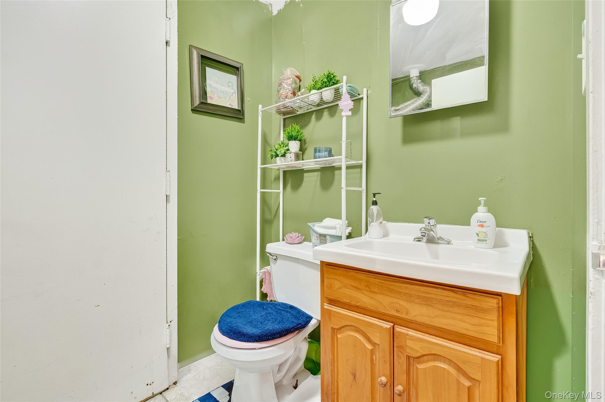 #8 photo, 142 W 175th Street, Bronx , NY 10453