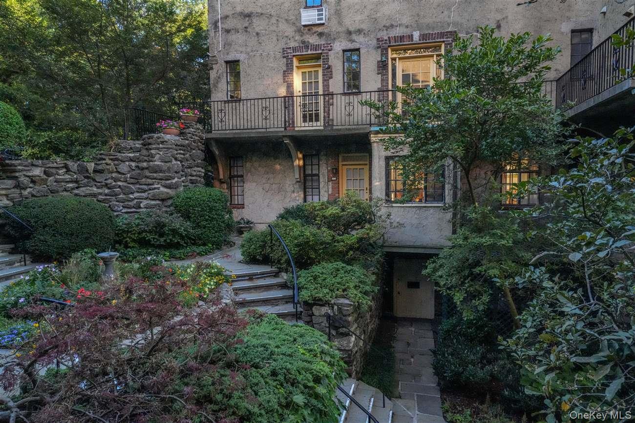 #13 photo, 2501 Palisade Avenue, Bronx , NY 10463