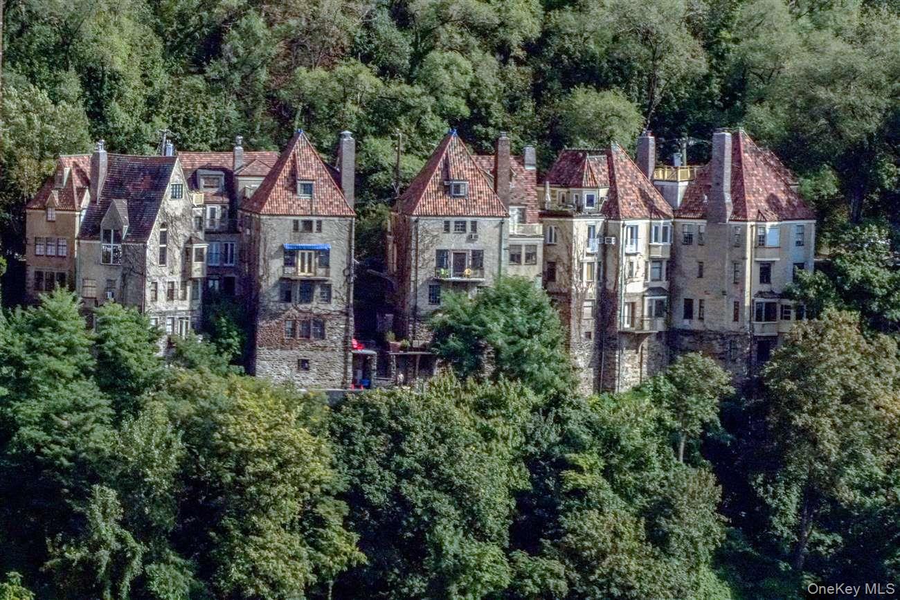 #3 photo, 2501 Palisade Avenue, Bronx , NY 10463