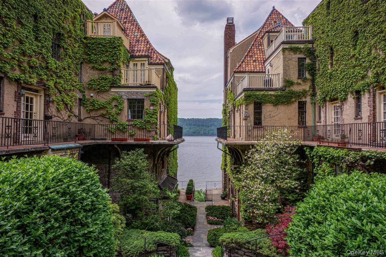 #4 photo, 2501 Palisade Avenue, Bronx , NY 10463