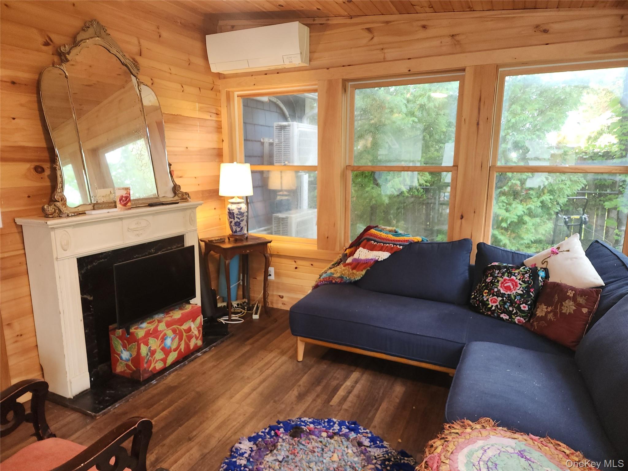 #8 photo, 55 South Street, Rhinebeck , NY 12572