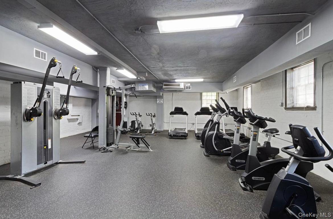 #15 photo, 4805 42nd Street, クイーンズ区 Sunnyside , NY 11104