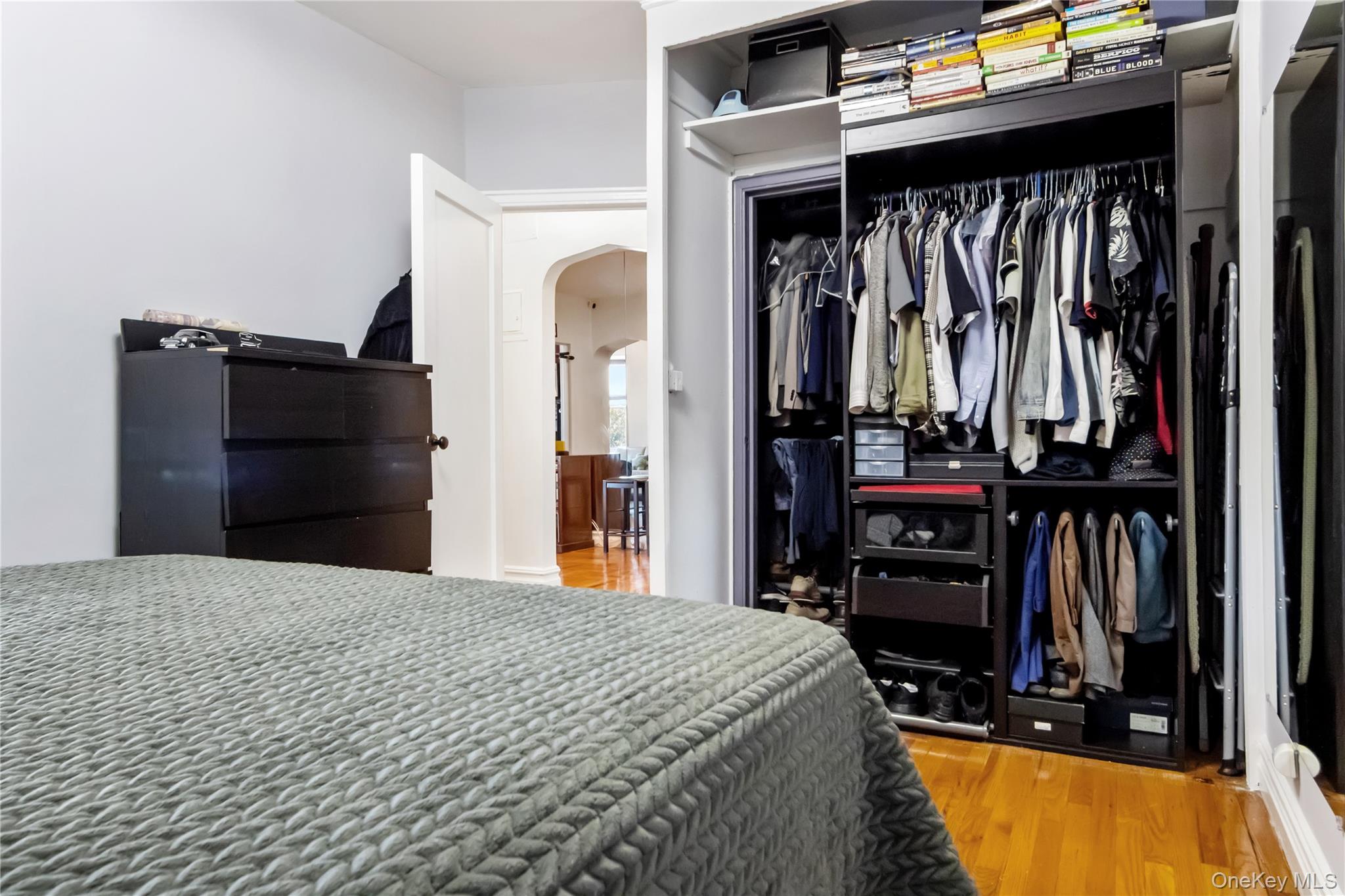 #9 photo, 4805 42nd Street, クイーンズ区 Sunnyside , NY 11104