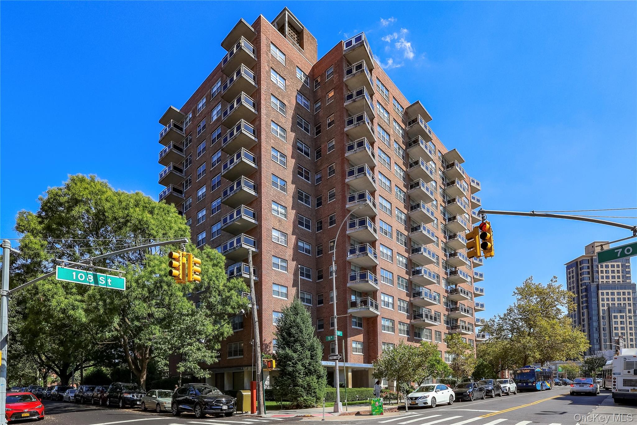 #1 photo, 70-31 108th St, Forest Hills , NY 11375