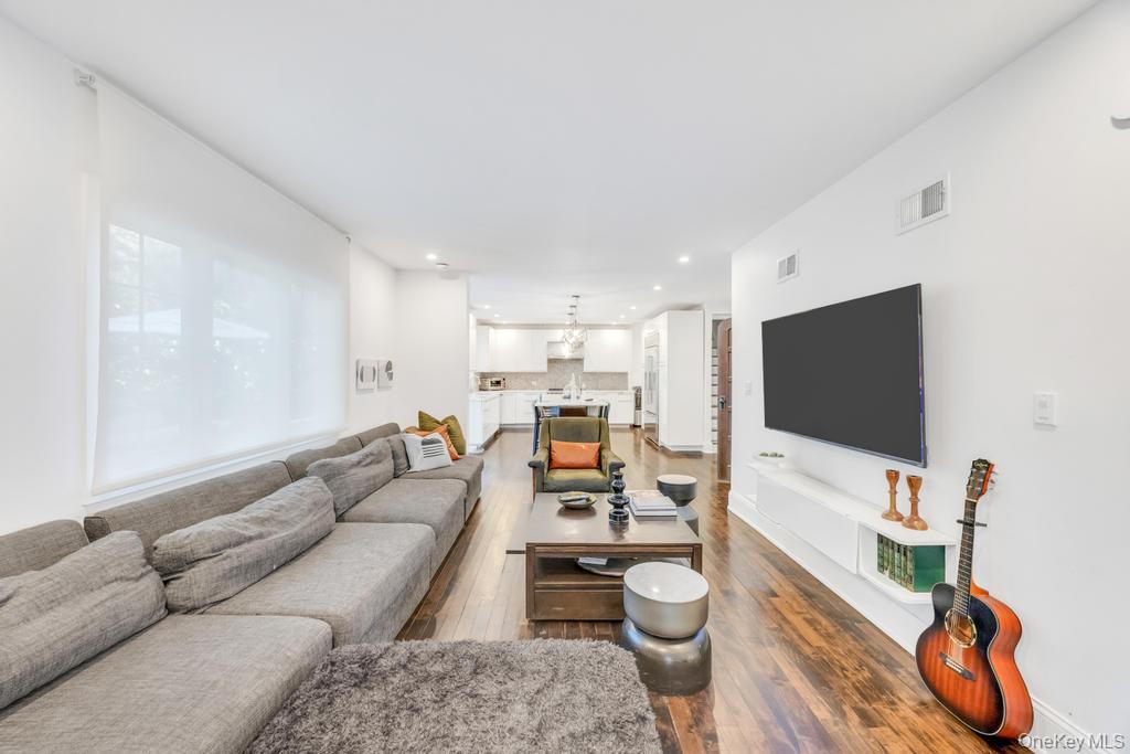 #15 photo, 65 Clover Drive, Great Neck , NY 11021