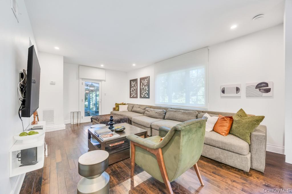 #16 photo, 65 Clover Drive, Great Neck , NY 11021