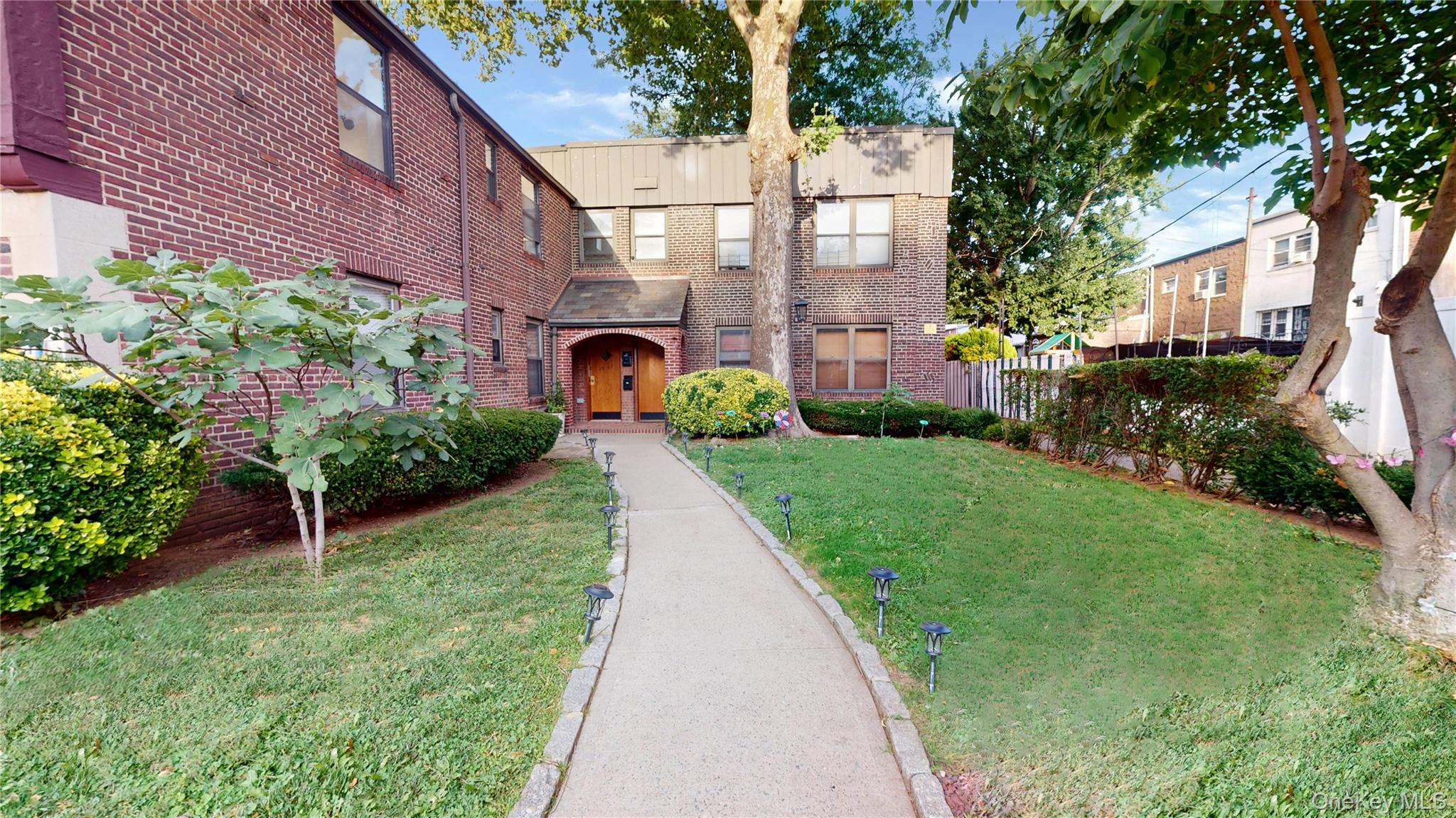 #1 photo, 19-65 79 Street, 皇后区 艾姆赫斯特 East Elmhurst , NY 11370