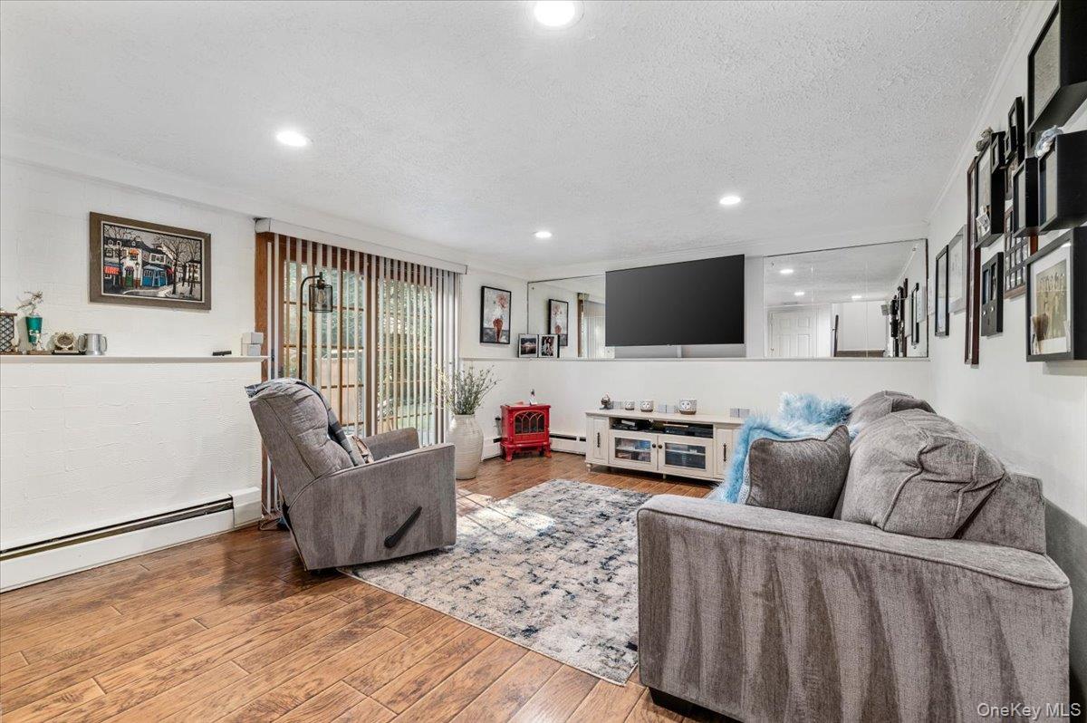 #19 photo, 2 Doone Drive, Syosset , NY 11791