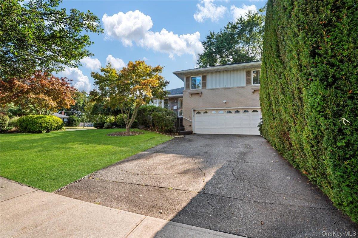 #2 photo, 2 Doone Drive, Syosset , NY 11791